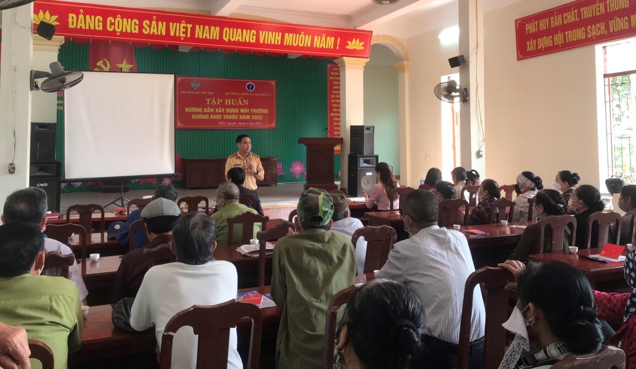 Tuyên truyền, phổ biến pháp luật về TTATGT tới  cán bộ, hội viên Hội nông dân